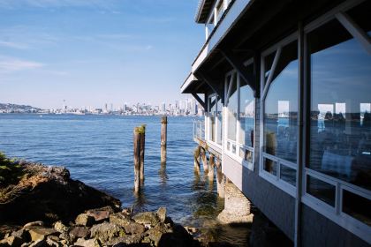 Salty's on Alki Beach
