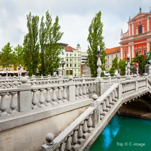 Top 10 Best Things to Do in Center District
