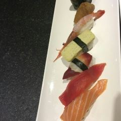 Jiang Tai WuEr (HuanQiu JinRong ZhongXin Restaurant) 여행 사진
