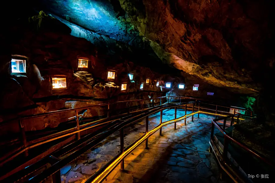 泉谷天然洞窟