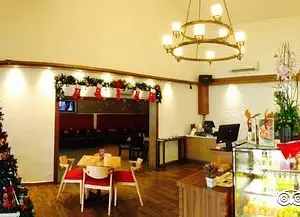 Yew's Cafe & Bistro Taman Perling