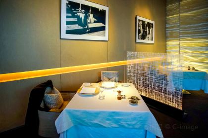 Beige Alain Ducasse Tokyo