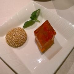 LUNG KING HEEN User Photo
