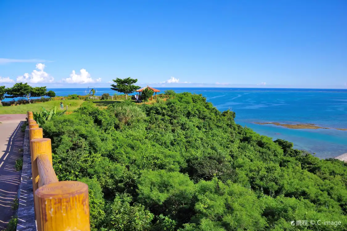 Hotels near Cape Chinen Park