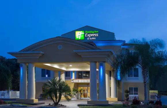 塔瓦雷斯智選假日酒店及套房