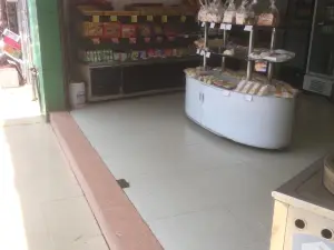 康美先(市场店)
