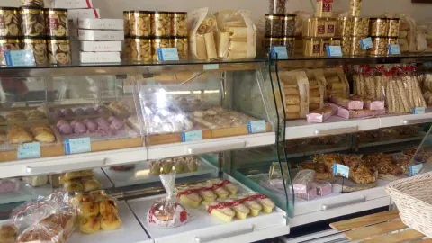 洋果子烘焙(秦皇岛路店) in 르자오