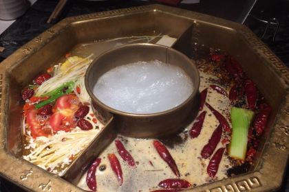 重庆李小渝火锅(闽江世纪金源店)