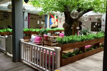 白果树主题餐厅(人民路店)