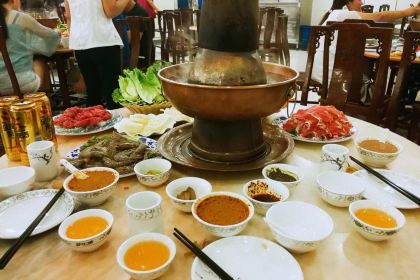 Hung-Mao-Zhai (Huai River Road)