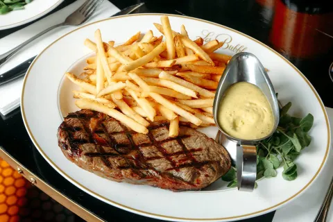 Les Bubbles Steakhouse