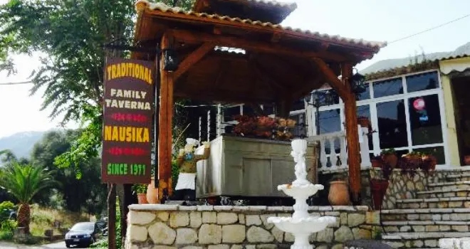 Nausika Taverna