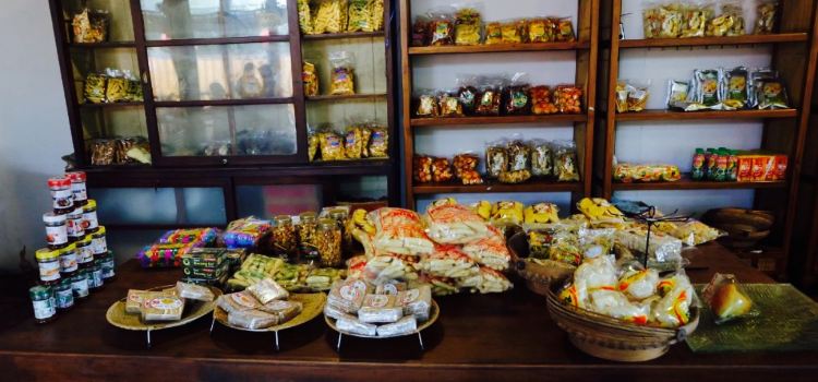 Warung Lesehan dan Ayam Bakar Bu Mamik