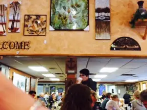 Pine Peaks Restaurant