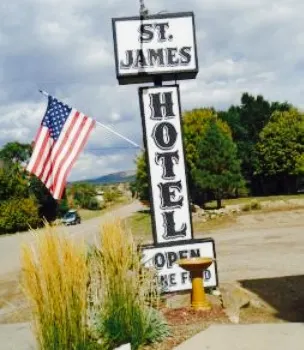 Saint James Hotel & Restaurant