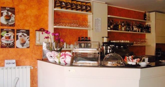 Andrew's Bar