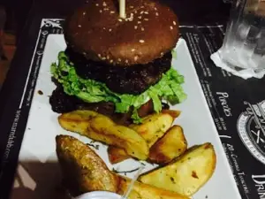Maredu Burger & Steakhouse