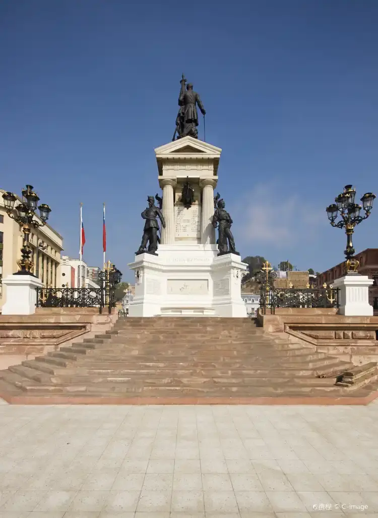 Hotels near Plaza Sotomayor