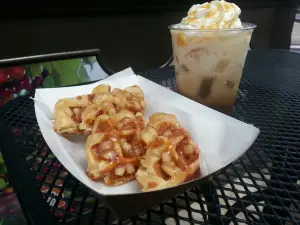 Friend's Café