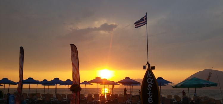 Kastelo beach bar & grill