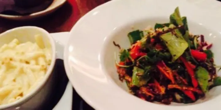 Harry's On The River