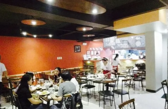 Pizza Volante in Subic Bay