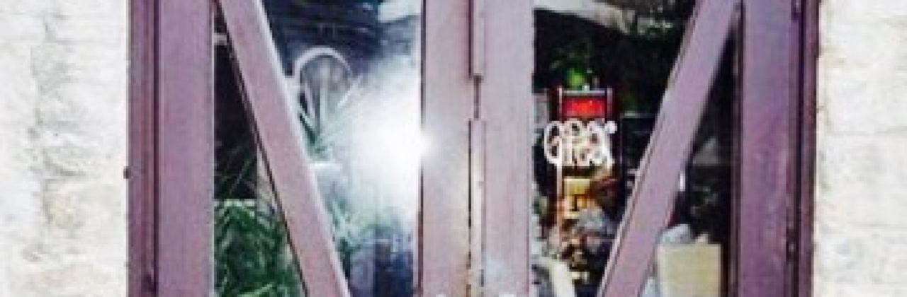 UFO cafe and bar