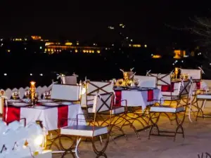 Vintage Lounge Restaurant