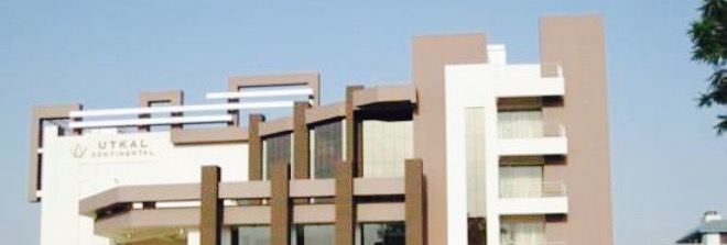 Utkal Continental - Cliff Roof Top Bar