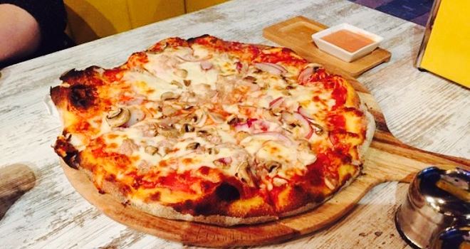 Eli's Pizza