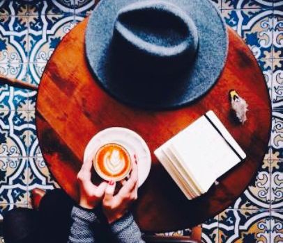 Mondays cafe & store
