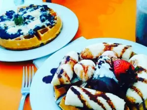 Sunrise Cafe Waffles y Almuerzos