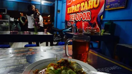 Kupat Tahu Pelopor