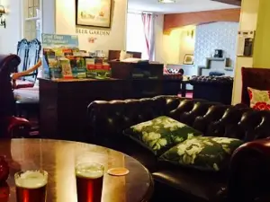The Hand Hotel Restaurant & Bar