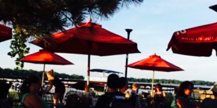 Admiral D's Waterfront Tavern