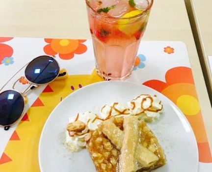 Bialy Kot (White Cat) Cat Cafe