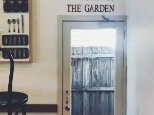 Red Door Cafe