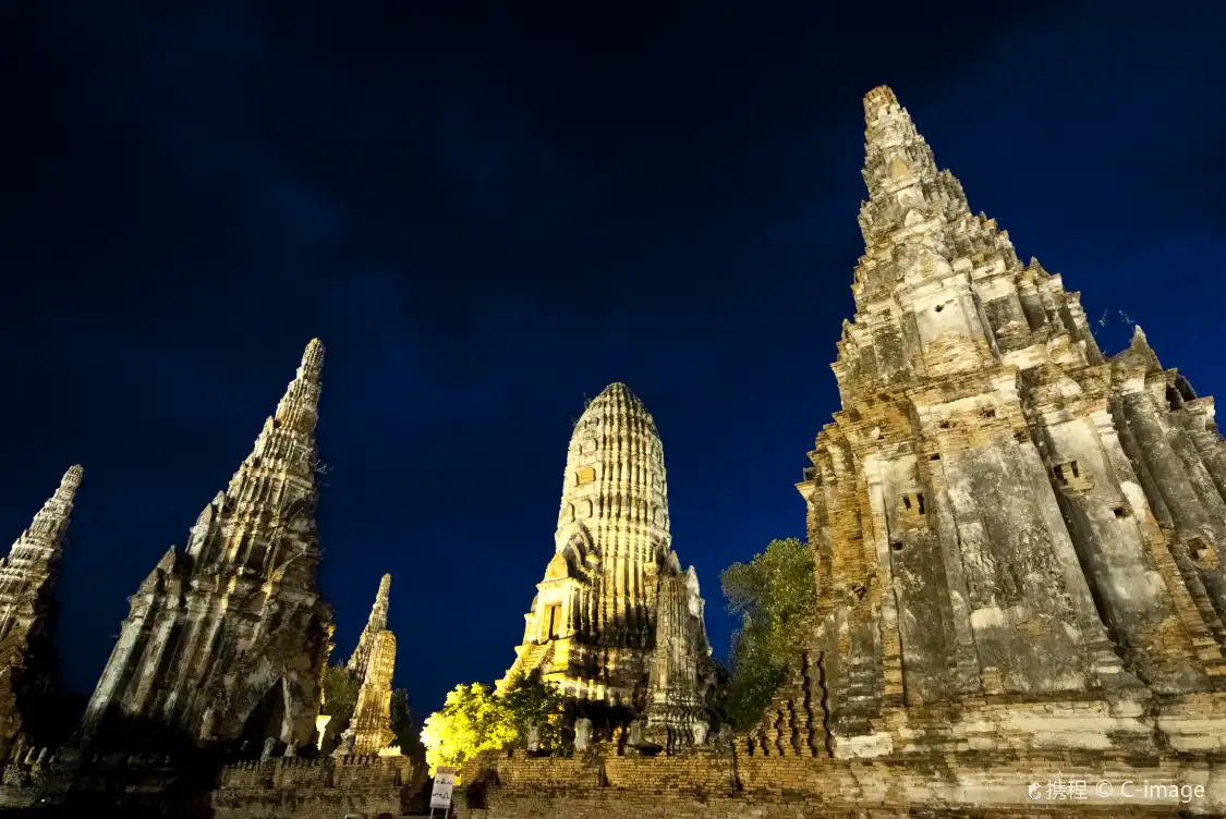 Hotels near Wat Chaiwatthanaram