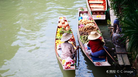 ダムヌン・サドゥアック水上マーケット+メークローン市場+ワット・マハータートユワラートランサリット ワンデーツアー|手漕ぎボート体験