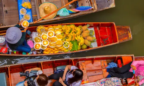 Damnoen Saduak Floating Market