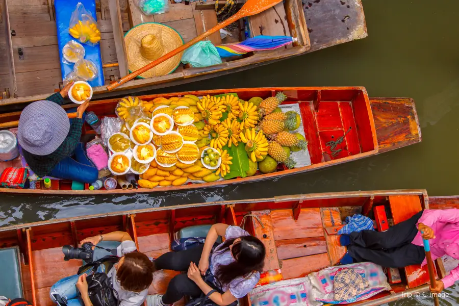 Chợ nổi Damnoen Saduak