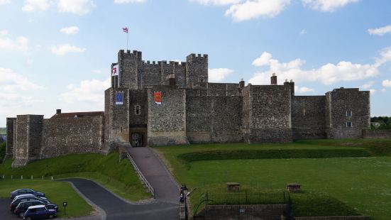 多佛爾城堡是全英國最令人難忘的城堡之一，用來守護英國的海上十