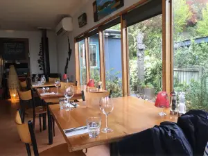Green Dolphin Restaurant and Bar