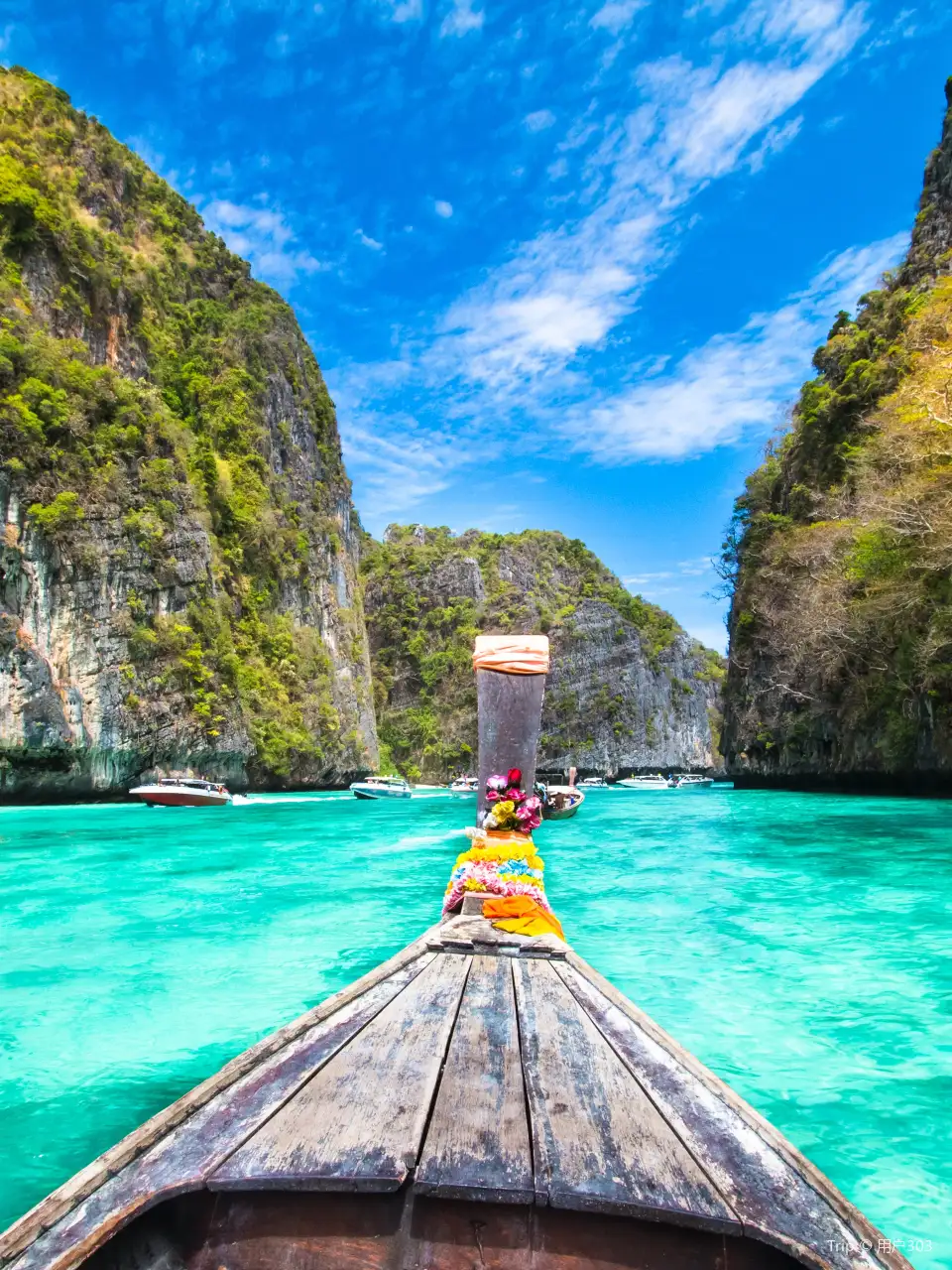 2_Phi Phi Islands
