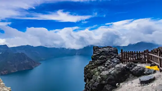 Changbai Mountain Tianchi, Changbai Waterfall, Julongquan, and Yinhuan Lake Private Day Tour from Yanji