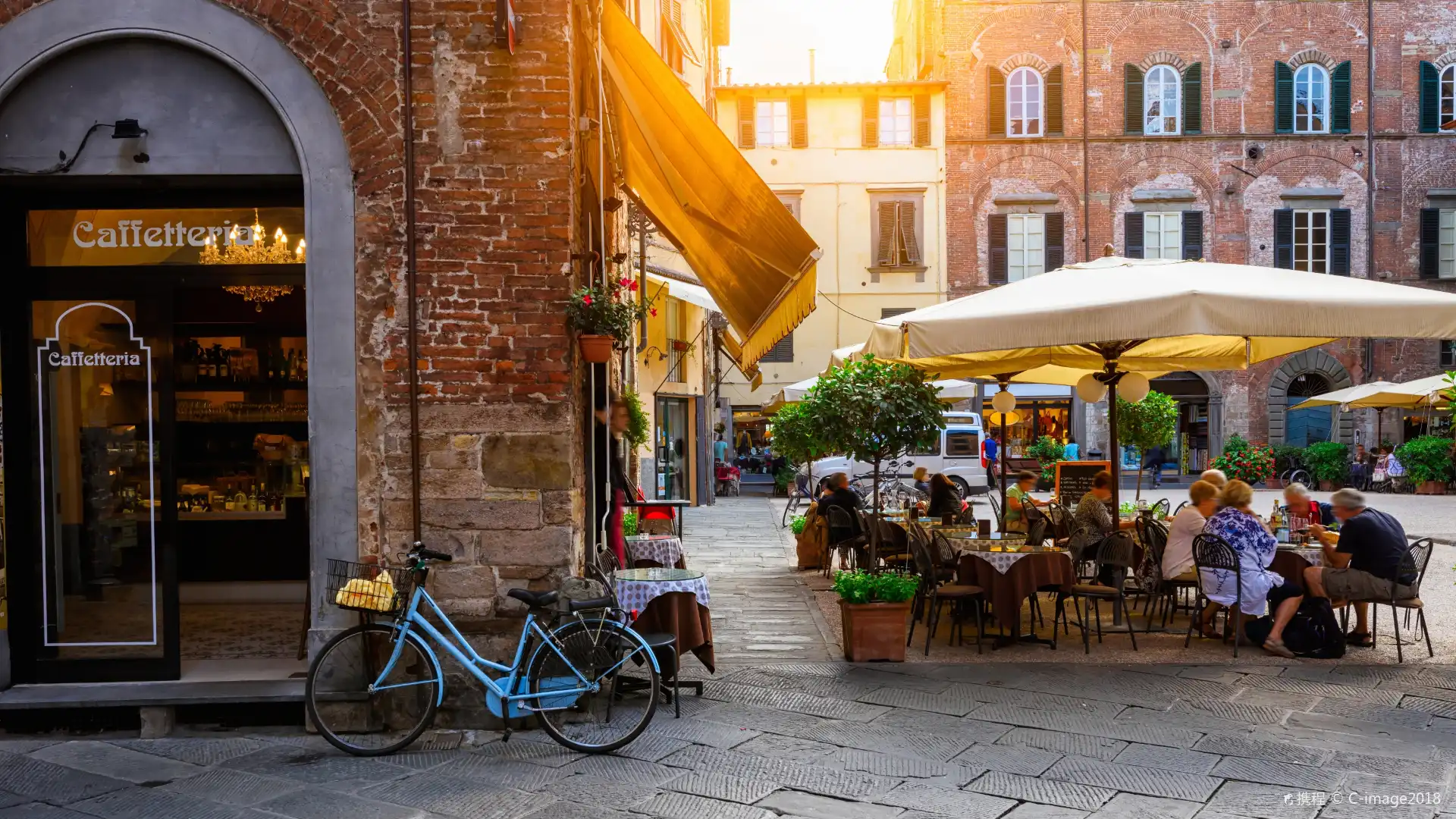 Hotels near Via Fillungo