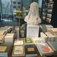 鹿森书店(上下杭店) User Photo