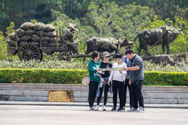 Tangshan Pass Taiwan Stone Carvings Garden (Northeast Gate)