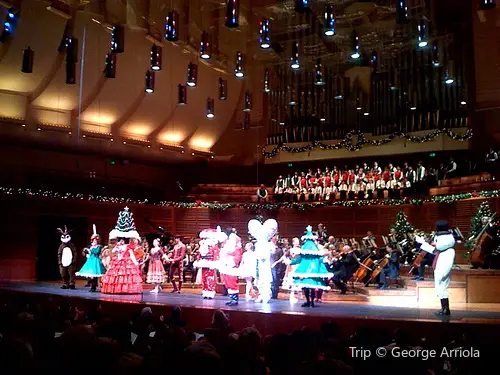 Beach Blanket Babylon