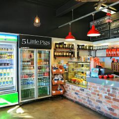 5 Little Pigs User Photo
